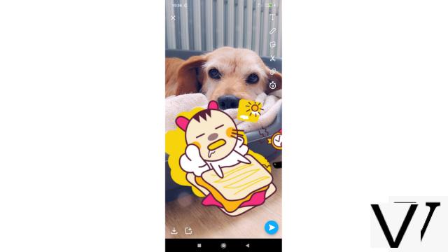 ¿Cómo agregar una pegatina o un gif a un complemento en Snapchat?